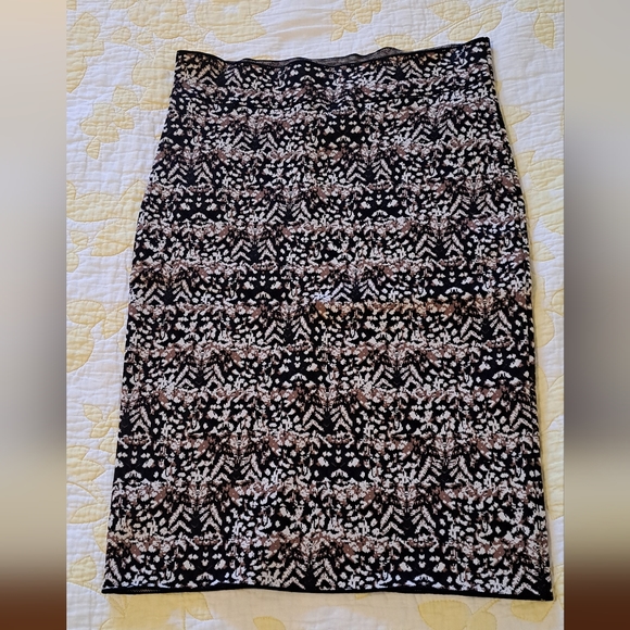 BCBG MaxAzria pencil skirt - Picture 4 of 5